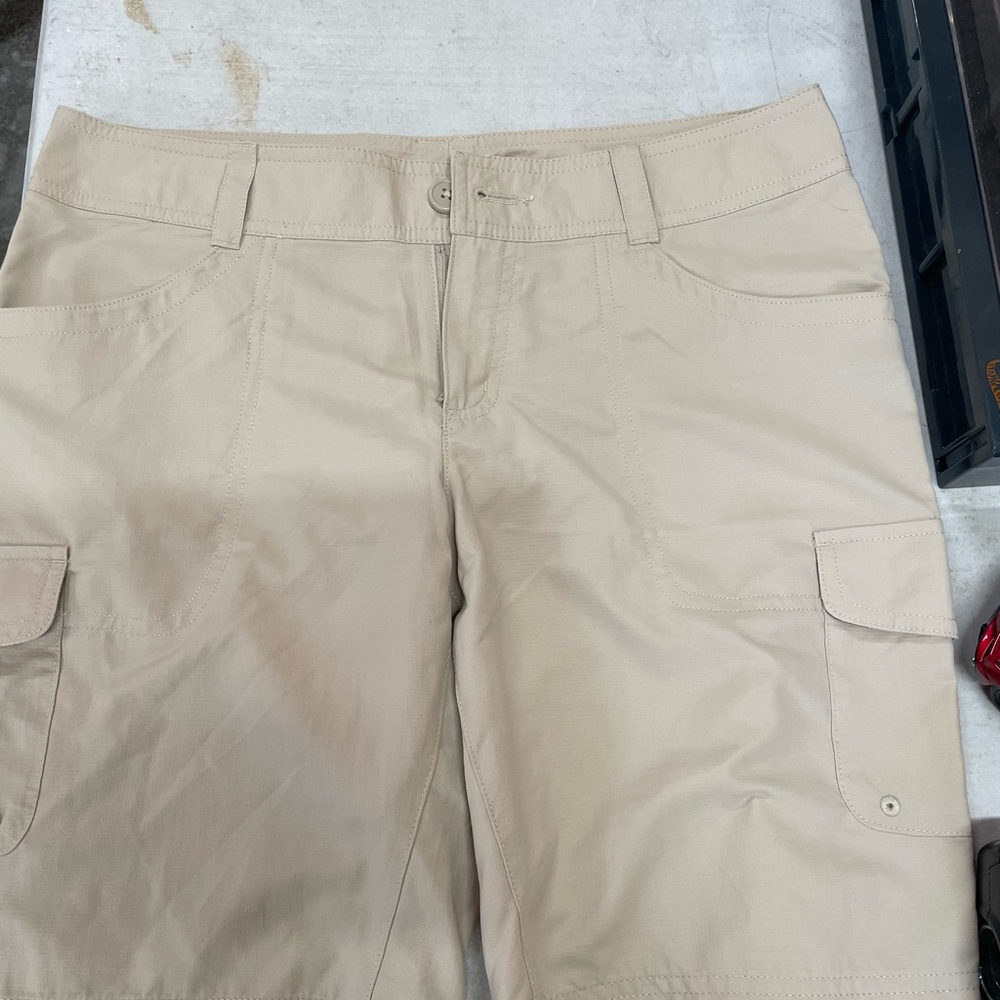 Columbia Tan Cargo Shorts Relaxed Fit